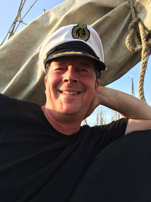 Skipper Diederik Sonneveld aboard the tjalk Aagtje