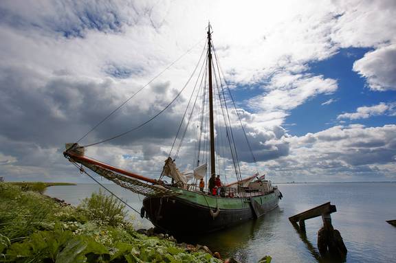 Albatros moored at the Rozewerf on Marken