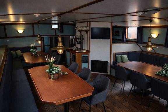 BootBootBoot-Alliantie-Salon achteraan naar voren