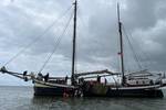 Anna Trijntje on the Wadden Sea with sails lowered