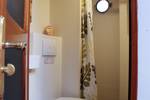 Toilet and shower aboard the Avondrood