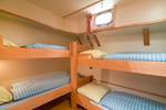 Four-berth cabin with two bunk beds on the Bonnefooi