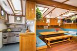 Saloon and open kitchen of the Bonnefooi