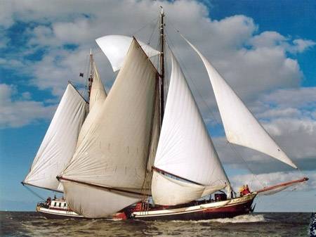 Clipper Johanna Engelina under full white sails