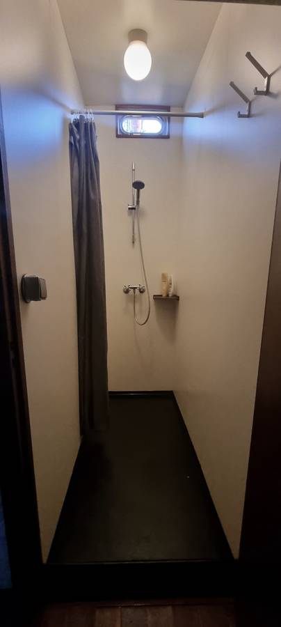 Shower room aboard the Johanna Engelina