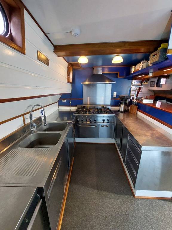 Galley of the Johanna Engelina with a stainless-steel worktop
