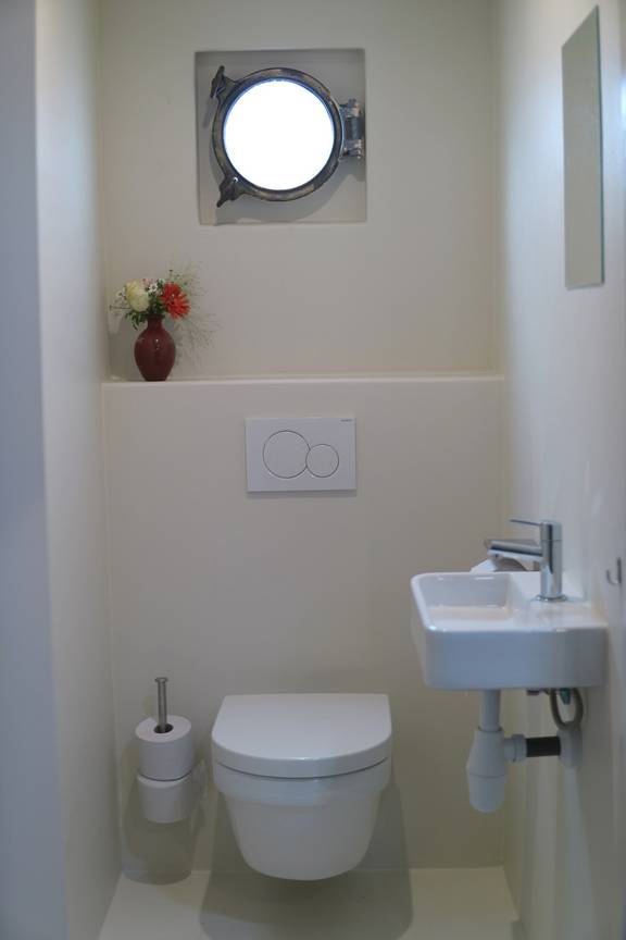 Toilet and washbasin aboard the Pouwel Jonas