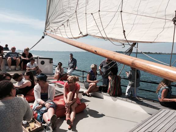 BootBootBoot Selene ontspannen aan dek