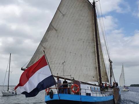 Spartivento under sail, viewed from the stern