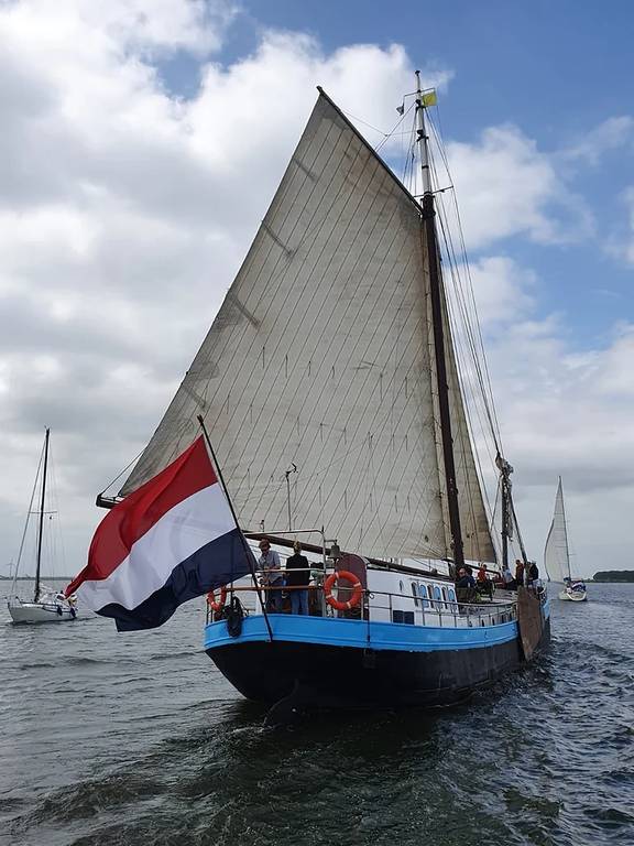 Spartivento under sail, viewed from the stern