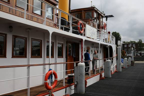 Outdoor deck alongside the saloon of the steamship Succes