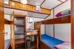Four-berth cabin with bunk beds on the Vriendentrouw